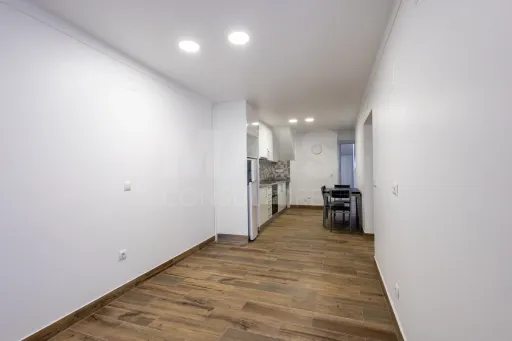 O Seu Refúgio Térreo T2 Remodelado: Conforto e Modernidade em Aljubarrota