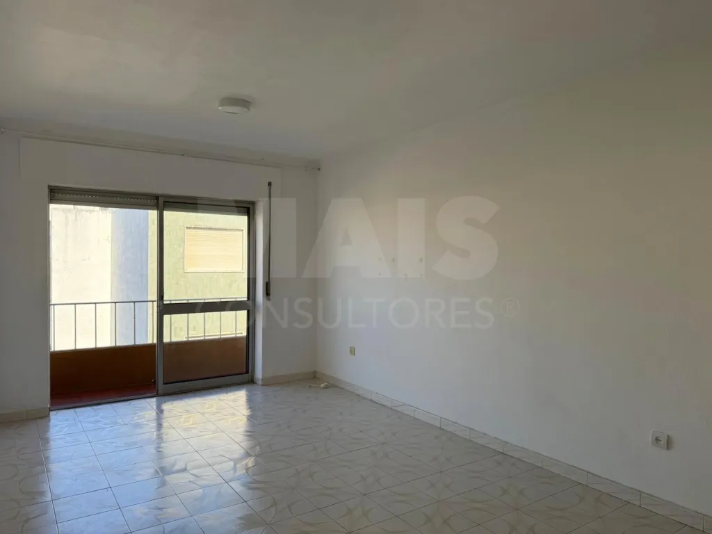 Apartamento T3 | Varanda | Centro do Bombarral