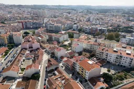Loja para Transformação em Apartamento T3+1