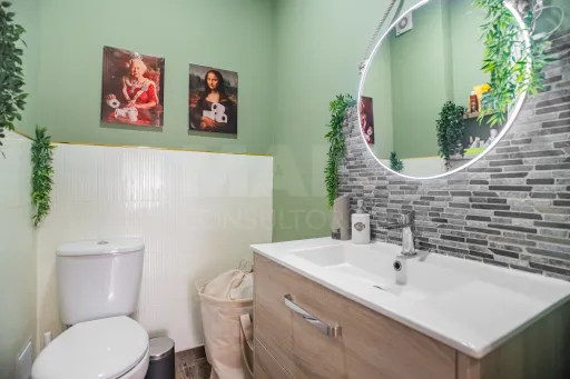 Fully Renovated 3-Bedroom Apartment in a Building with 2 Elevators