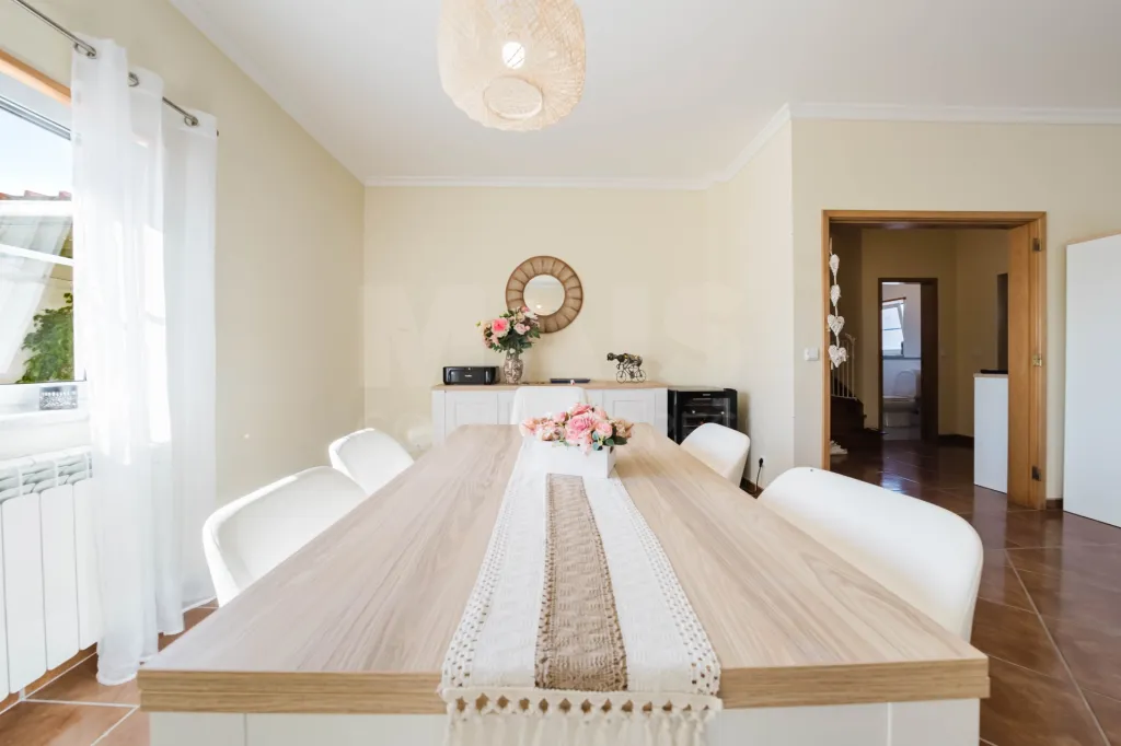 🏡 3-Bedroom House—Furnished and Fully Equipped | Jacuzzi | Garage | Backyard
