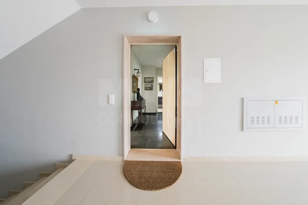 Apartamento recente com piscina e excelente exposição solar junto à praia do Baleal