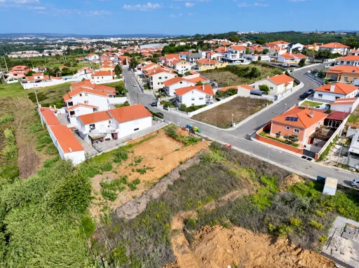 Lote Urbano para Moradia de 586 m2 | Gaeiras, Óbidos