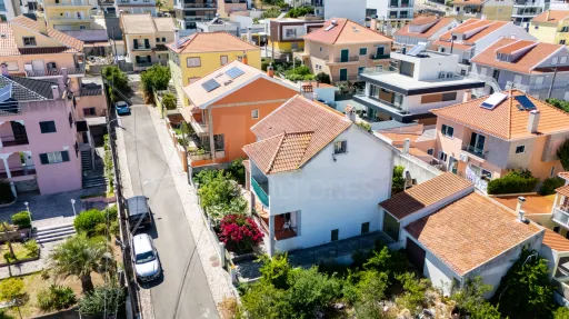 Moradia T3 com garagem e logradouro no Bairro do Trigache Norte