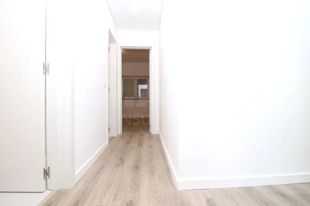 Apartamento T3 R/C Totalmente Remodelado com Logradouro em Samora Correia