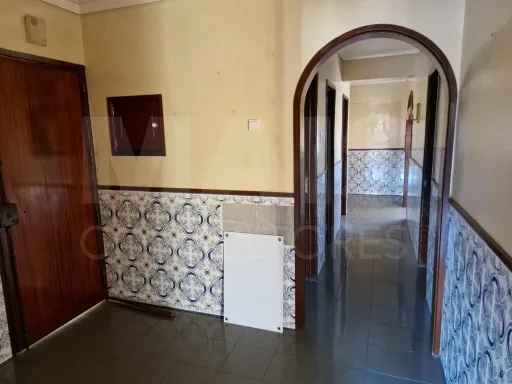Apartamento de 3 assoalhadas junto ao Metro da Pontinha