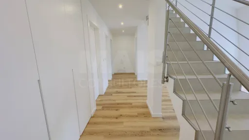 Apartamento T4 Totalmente Remodelado | Centro da Lourinhã | Espaço, Elegância e Conforto