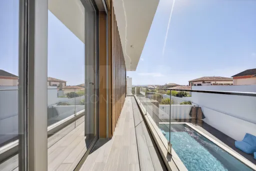 Moradia T4 com Piscina e Rooftop a minutos da Praia | Salir do Porto
