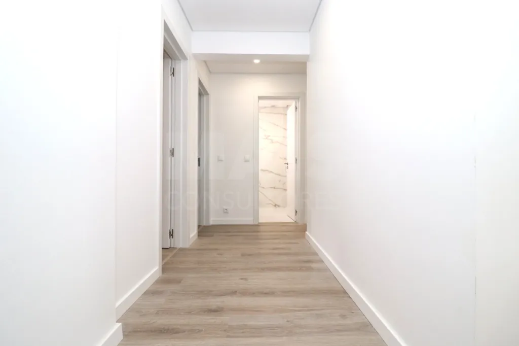 Apartamento T3 R/C Totalmente Remodelado com Logradouro em Samora Correia