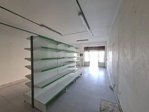 Commercial space with 77,5 m² in Peniche