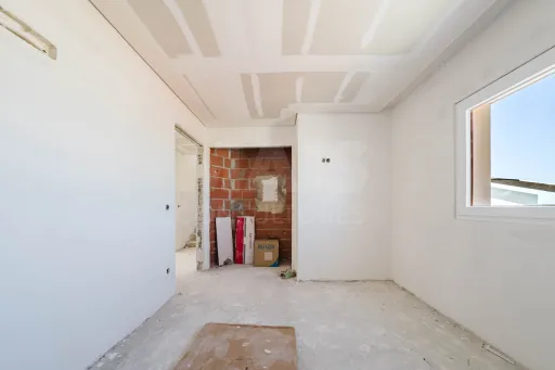 Moradia T4 com Garagem e Terraço