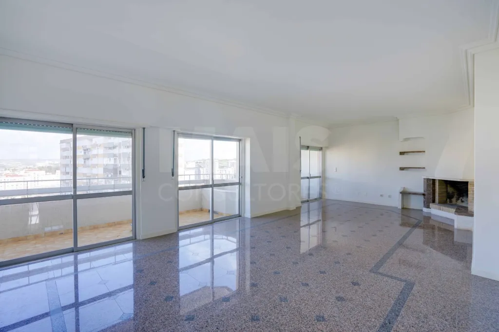 T5 no Lumiar - varandas e garagem