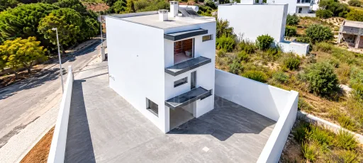 Moradia T2 Contemporânea — Conforto e Tranquilidade em Famalicão
