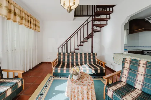 Moradia T2+1 com Logradouro