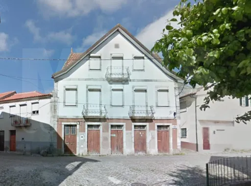 Prédio de 1921 p/ Reabilitação – Ideal p/ Comércio + Alojamento