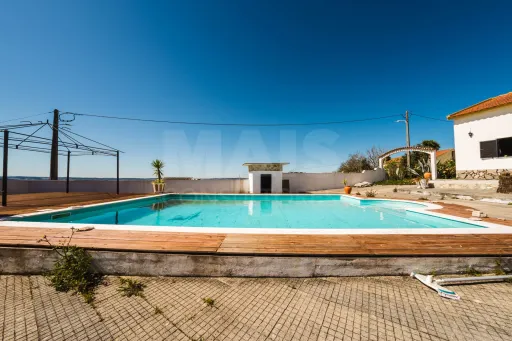 Propriedade com 7240m2 | Duas habitações | Piscina | Garagem | Anexos | Carvalhal, Bombarral