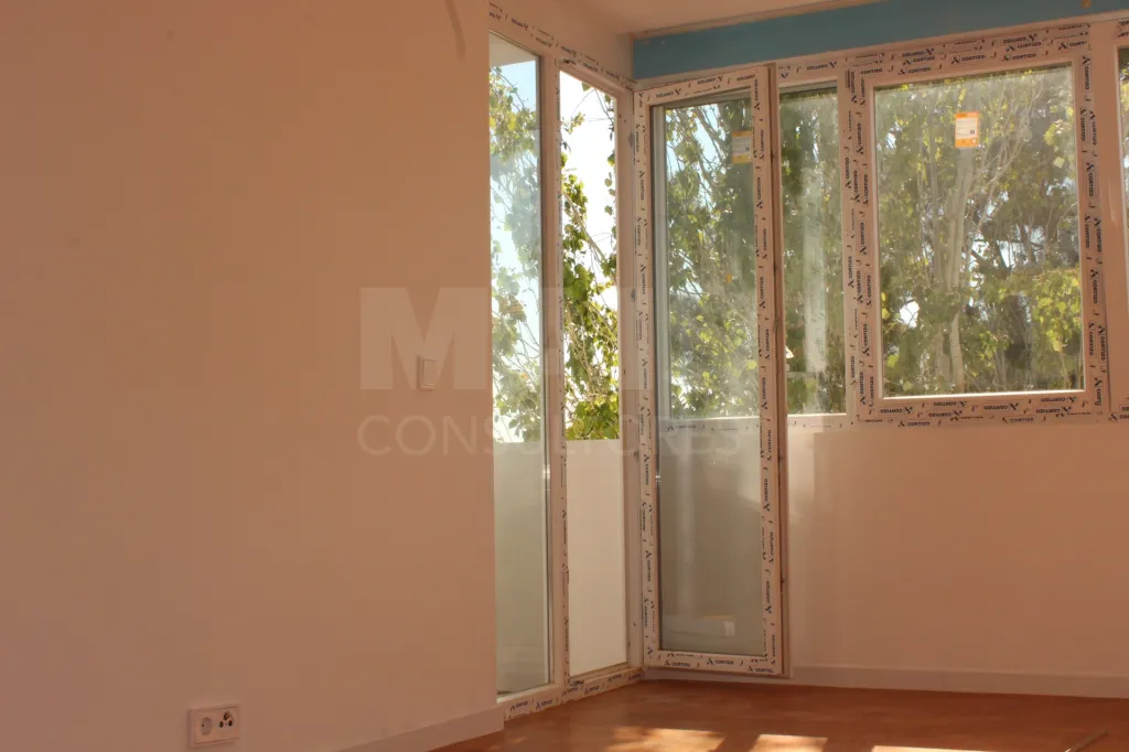 T3 remodelado na Parede: bairro tranquilo, a 10 minutos a pé da praia