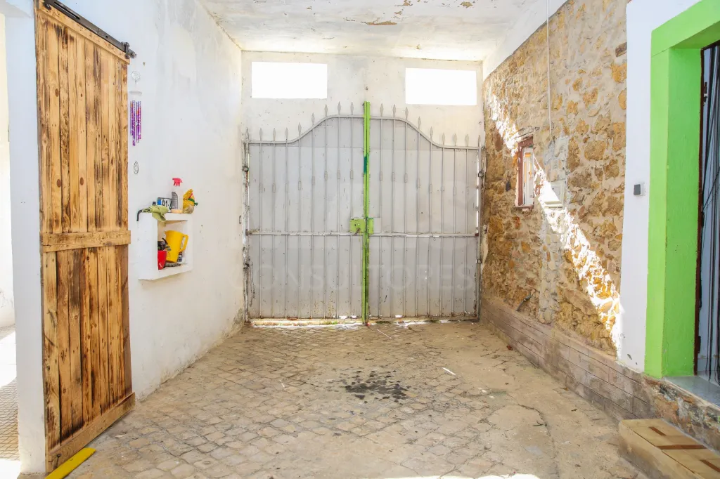 🏡 Moradia T4 com 247 m², 2 Garagens e Terreno | Canados, Alenquer