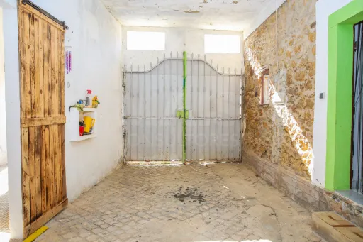 🏡 Moradia T4 com 247 m², 2 Garagens e Terreno | Canados, Alenquer