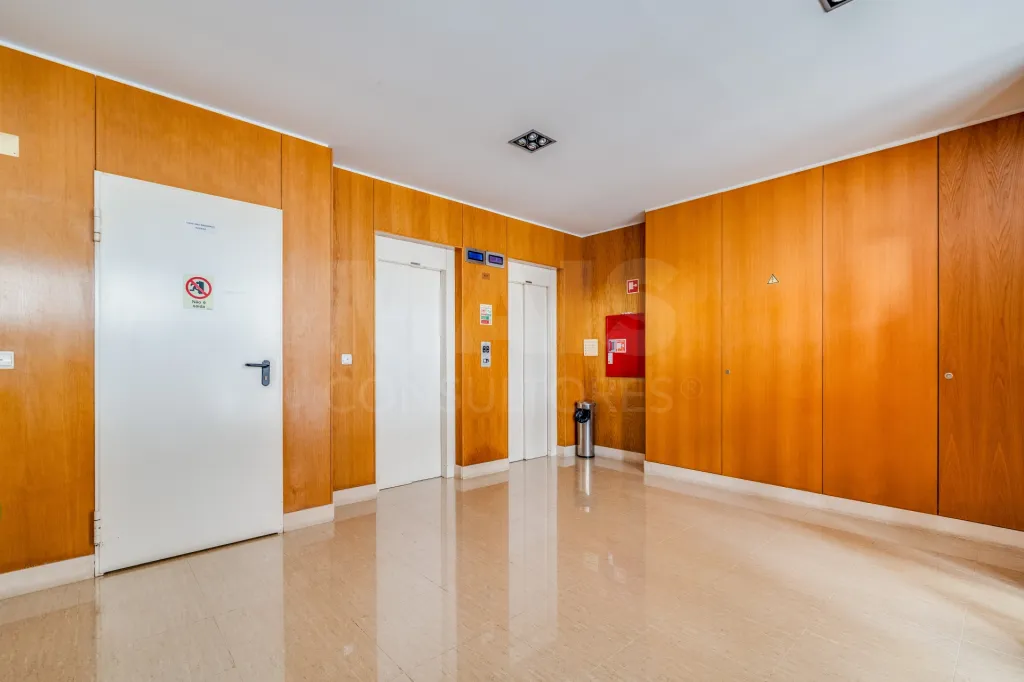Apartamento T2 com 1 Lugar de Estacionamento  e Varanda | Próximo da Praia da Rocha – Encosta da Marina  - Portimão