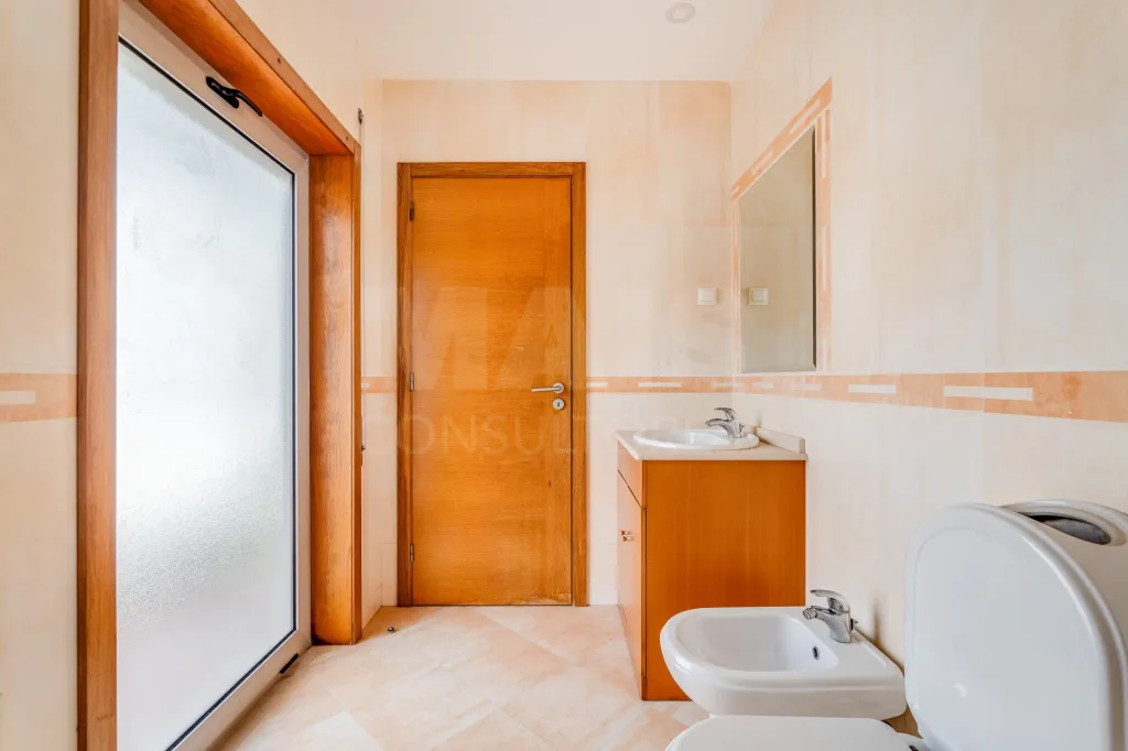 Apartamento T2 com 1 Lugar de Estacionamento  e Varanda | Próximo da Praia da Rocha – Encosta da Marina  - Portimão