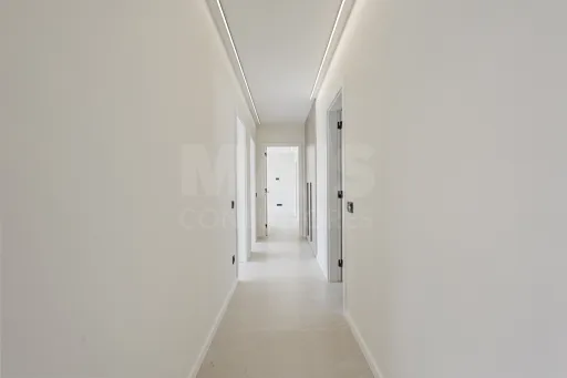 Moradia T3+1 NOVA com piscina em terreno de 2098m2