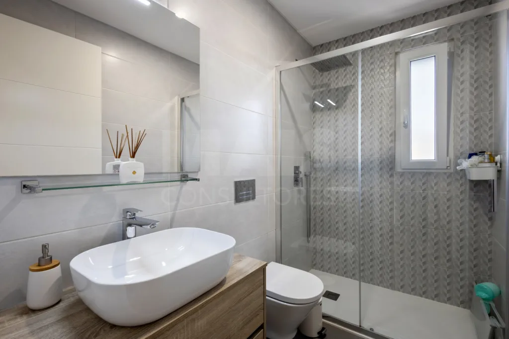 Apartamento T3 semi-novo vista mar com garagem