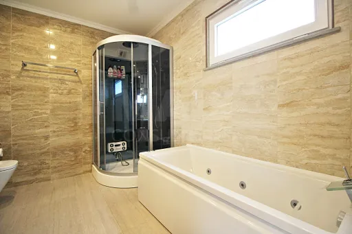 Moradia T5 de Luxo com Piscina