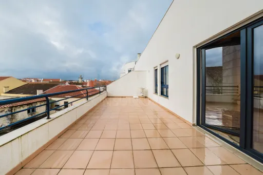 Apartamento T3 Duplex | Piscina | Bombarral Centro