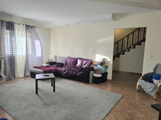 Moradia geminada T3 com garagem box e pátio de 60 M² | Alfeizerão
