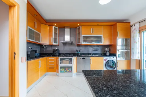 Apartamento T3 com 4 Varandas, Excelentes Áreas e Conforto Total – Praceta Tranquila, no Porto Alto em Samora Correia