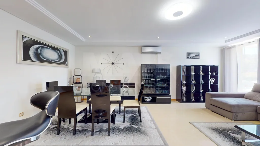 Apartamento T3 com garagem e arrecadação - Caneças