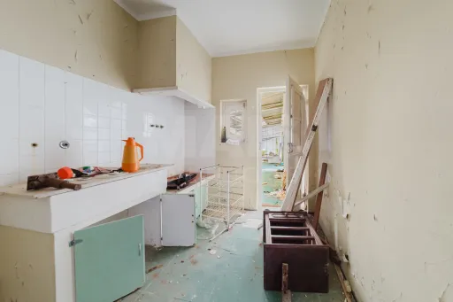 Moradia inserida num amplo terreno com 4.730 m²