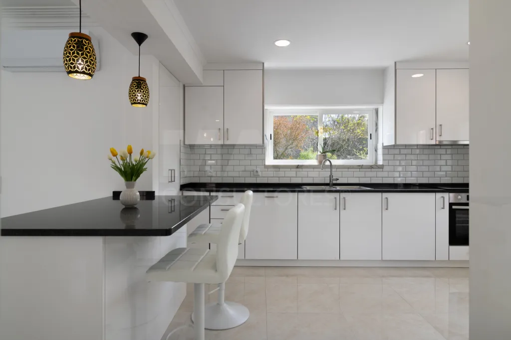Moradia Isolada T4 Renovada — Abuxarda / Alvide, Cascais