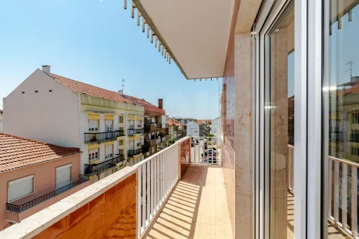T2 com Sala Dupla e Duas Frentes – Castanheira do Ribatejo
