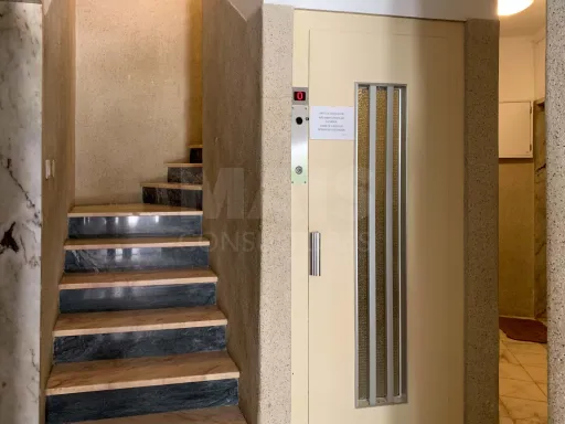 Apartamento T3 Remodelado no Centro de Oeiras | Elevador | 105 m² | Excelente Oportunidade