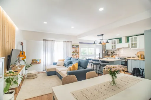 Fully Renovated 3-Bedroom Apartment in a Building with 2 Elevators