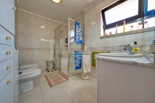 Moradia T4 Bi Familiar no Couço