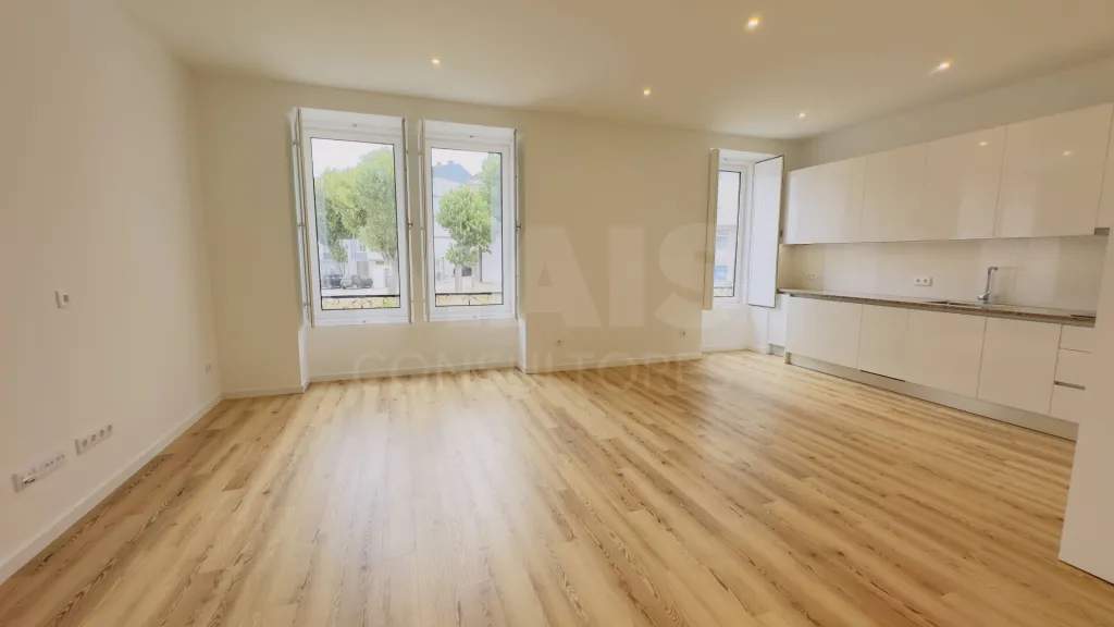 Fully Renovated 3-Bedroom Apartment | Downtown Lourinhã | Modernity, Comfort, and Elegance