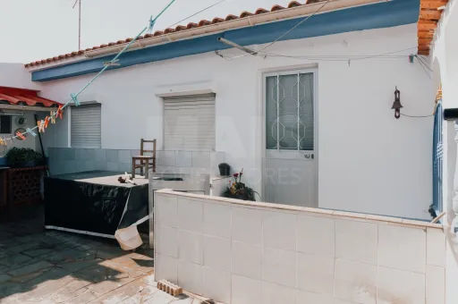 Moradia T3 com Anexo T1 e Garagem