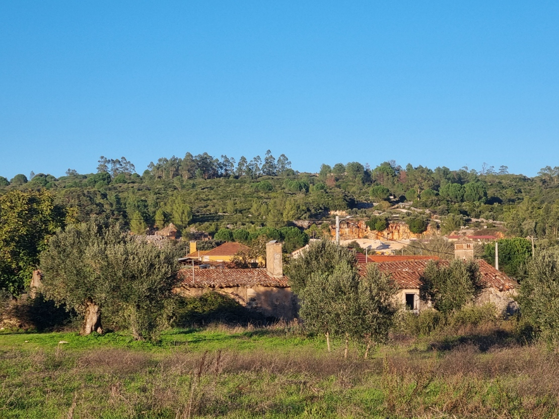 House in ruins, in Barreirinhas, ALCANEDE