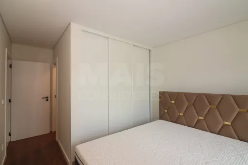 Apartamento T2 + Duplex -   2 lugares de estacionamento Casal Cambra
