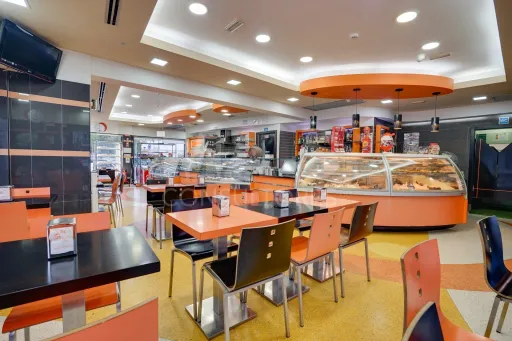 Pastelaria em Moscavide com  esplanada e fabrico próprio