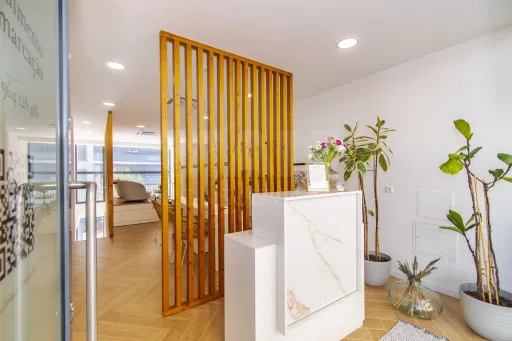 Equipped Aesthetics Studio - Two Floors and Private Garage - Loures Center