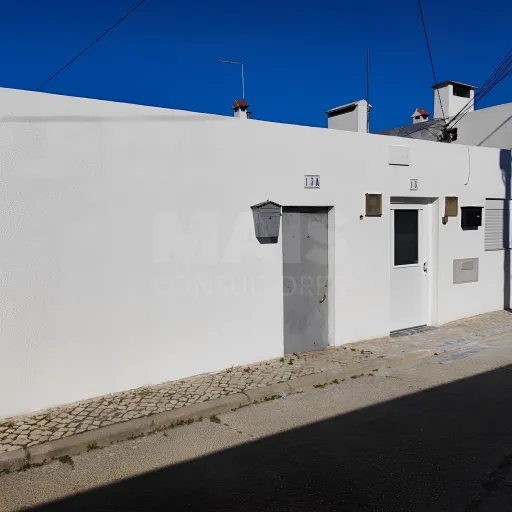 Moradia V1+2 Totalmente Remodelada - Benavente