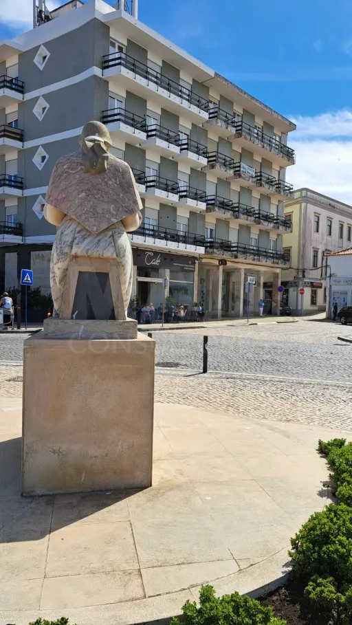 Prédio em Peniche | Investimento com rendimento e potencial de valorização
