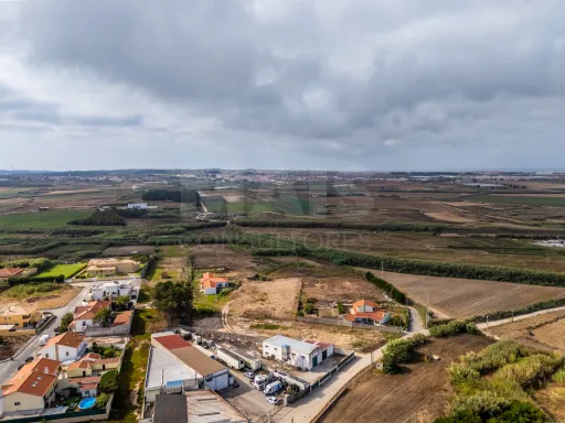 Construção de Moradia Nova com Piscina a Minutos da Praia do Baleal