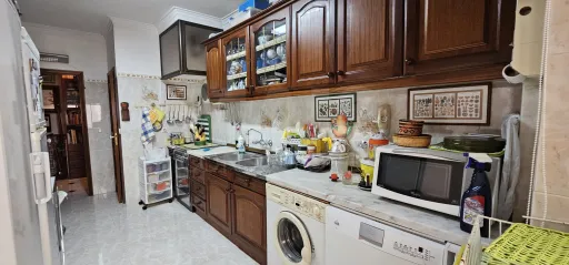 T1 Storage room and sunroom in Massamá 2 Phase 2 min from Massamá-Barcarena train station