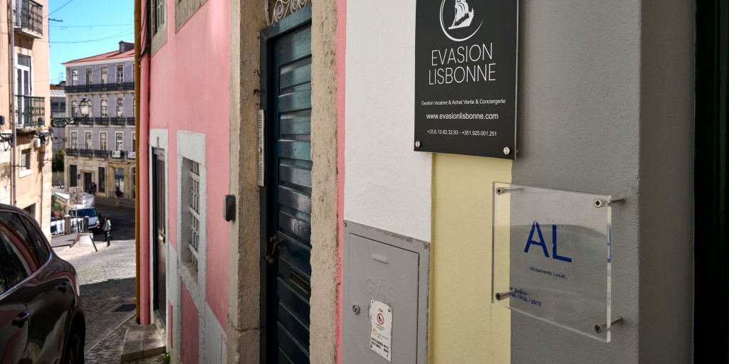 Descubra Como Estrangeiros Estão a Tomar Conta do Alojamento Local em Portugal!