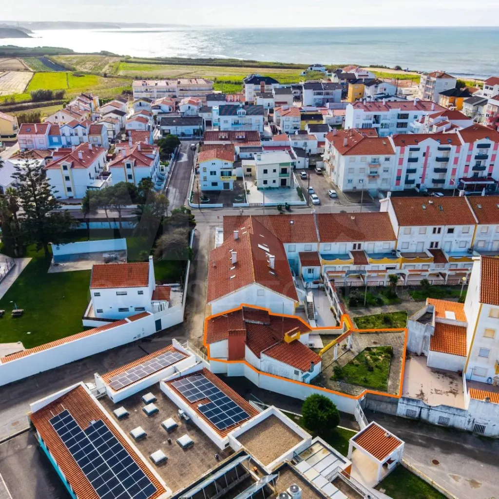 Café, Bar, Restaurant with 2 rooms and terrace, 50m from the beach!